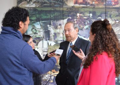 Igor Wilkomirsky junto a la prensa.