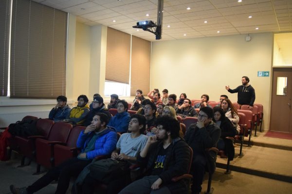 Conversatorio basado en experiencias busca motivar la internacionalización