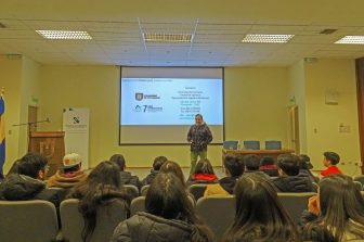 Docente del DIICC realizó charla a estudiantes secundarios
