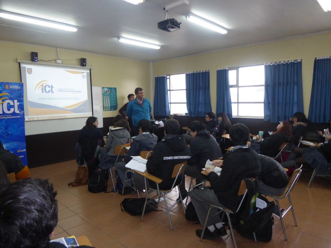 Telecomunicaciones UdeC difunde especialidad en Colegio Instituto San Pedro