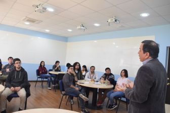 Decano se reúne con diferentes estudiantes de Postgrado de nuestra Facultad