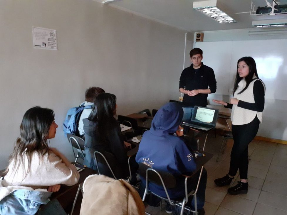 Telecomunicaciones UdeC realiza charla en Preuniversitario Pedro de Valdivia